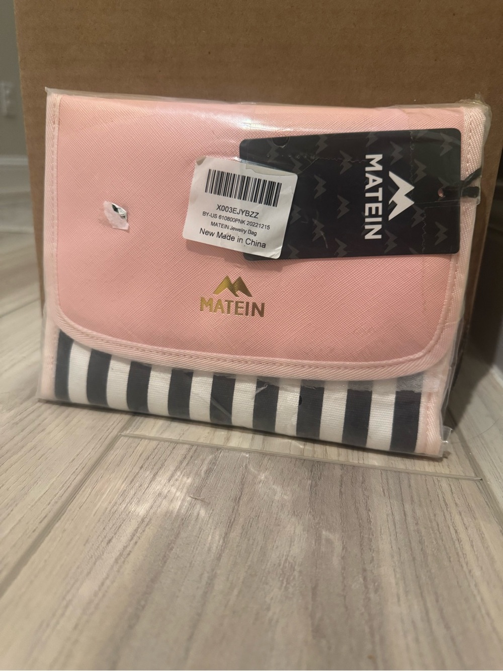 Matein Pink & Black & White Jewelry
Bag -New - Sealed